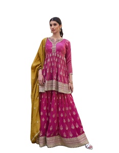 ชุดเดรสปาร์ตี้ผ้าชิโน่ประดับเพชรลายดอกไม้ซักได้ประดับด้วยผ้าชีฟองฟรีไซส์ - Product Image 1