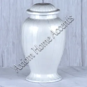 Urne funéraire élégante et moderne en aluminium avec gravures artistiques pour honorer les êtres chers par Axiom Home Accents Tribute - Product Image 2