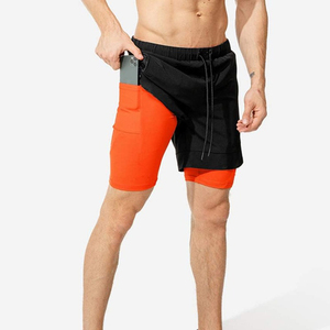 Pantalones Cortos Deportivos 2 en 1 para Hombre, Negros y Naranjas, Doble Capa, Forro Interior de Compresión, Bolsillo para Teléfono, Cordón Ajustable, Alta Calidad, Personalizables - Product Image 3