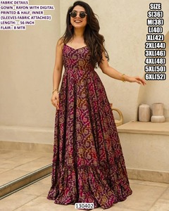 Robe de nuit longue en rayonne Aadhira moderne avec broderie florale, taille naturelle, respirante et confortable, toutes saisons - Product Image 1