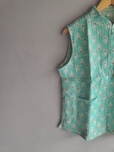 Chaleco bohemio de algodón con patchwork para mujer, cuello en V, sin mangas, acolchado, con bolsillos, ropa exterior ecológica, regalo para ella. - Product Image 2