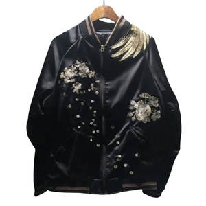 Chaqueta Sukajan de satén de moda urbana premium, tela muy suave, diseño trasero único para un look moderno. - Product Image 1