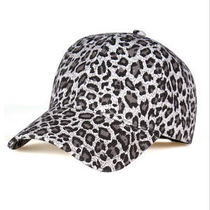 Gorra de béisbol retro de pana cálida con estampado de leopardo, gorro de invierno grueso de felpa con visera para hombre - Product Image 5