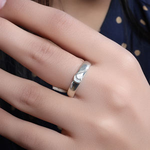 Hermoso Anillo Ajustable de Plata con Diamantes Hecho a Mano por Diseñadores, Joyería Elegante para Mujeres y Niñas, Ideal para Bodas y Fiestas - Product Image 5
