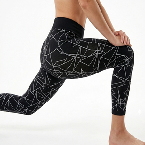 Leggings sublimés personnalisés pour femmes, avec logo de marque sur mesure, imprimé intégral, taille haute, pour yoga et fitness, vente en gros par le fabricant - Product Image 1