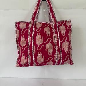 Sac fourre-tout en coton matelassé à imprimé animal rose avec pochettes cosmétiques, ensemble de sacs de voyage pour femmes - Product Image 2