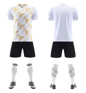 Vêtements de sport confortables pour hommes, uniforme de football 100% polyester, uniforme de football sur mesure pour hommes - Product Image 3