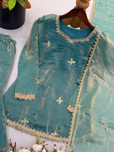 Conjunto de Kurta Sharara Plazzo de Seda Fendy Bordado en Verde Mar para Mujer, con Dupatta, Completamente Cosido, Traje Étnico para Fiestas y Bodas - Product Image 5
