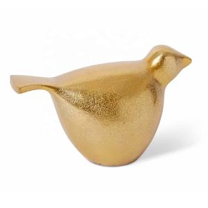 Nueva llegada Escultura de pera Escultura decorativa de metal Ideal para oficina y hogar Escaparate de mesa único en precio al por mayor - Product Image 4