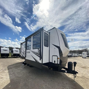 Nueva Autocaravana de Lujo 4X4 Todoterreno, Remolque para Campamento, Casa Móvil para Viajes y Aventuras con Refrigerador, en Stock y Lista para Usar - Product Image 5