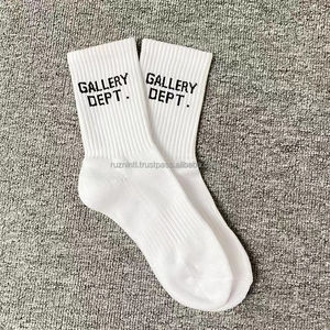 Chaussettes de performance à séchage rapide avec soutien amortissant et panneaux en maille pour le sport et l'entraînement quotidien - Product Image 5