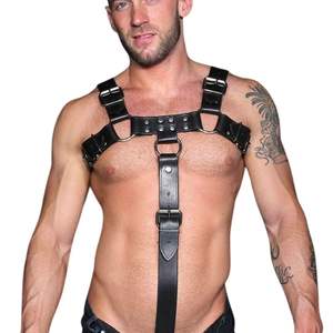 Arnés de Cuero Sintético Personalizado para Hombre 2.0 Rojo Ajustable para el Pecho, Disfraces Sexys de Primera Calidad, Ecológicos y Transpirables - Product Image 2