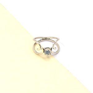 Anillo de Opalita Hecho a Mano – Anillo con Gema de 6mm Corte Checker, Bañado en Plata, Anillo Boho Minimalista con Brillo, Latón Sin Níquel - Product Image 4