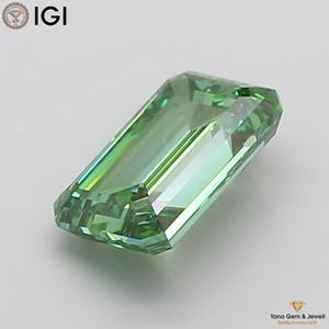 Diamant de laboratoire cultivé CVD de forme émeraude, couleur vert vif fantaisie, clarté VS1, 6,00 carats, certifié IGI pour des bijoux exquis - Product Image 5