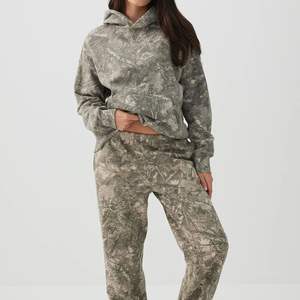 Conjunto de Sudadera con Capucha y Pantalones Deportivos de Forro Polar para Mujer, 2 Piezas, Chándal con Logotipo Personalizado, Sudadera Urbana, Venta al Por Mayor OEM - Product Image 4