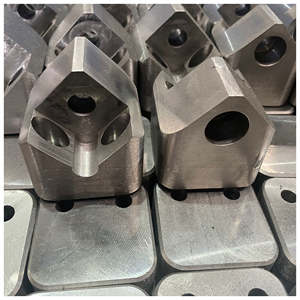 ใบมีดเครื่องย่อยอุตสาหกรรมสำหรับเครื่องรีไซเคิลพลาสติก ตัวเลือกใบมีด HSS และเหล็กกล้าคาร์บอน ออกแบบอย่างแม่นยำ ทนทาน - Product Image 1