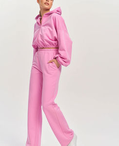 Ensemble de survêtements personnalisés très demandés pour femme, 100% coton, avec sweat à capuche et pantalon de survêtement coupe ample évasée, effet vieilli et délavé soleil, avec patchs - Product Image 3