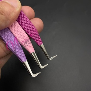 Juego de Pinzas para Lifting de Pestañas de Alta Calidad con Recubrimiento en Polvo de Colores Personalizados, Antibacterianas, Ligeras, con Puntas en Forma de L de 90 Grados - Product Image 4