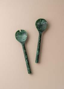 Cuillère à salade artisanale en résine, fabriquée en Inde, moderne et écologique, pour servir au dîner et en cuisine - Product Image 3