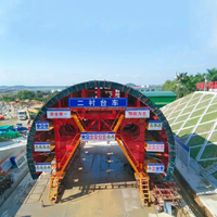 Chariot tunnel multifonctionnel haute performance en acier à système hydraulique intégral, pompe à engrenages, coffrage de revêtement secondaire avec certificat CE