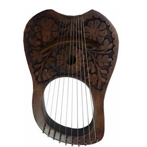 Lira de madera de 10 cuerdas con diseño floral, instrumento musical portátil para principiantes, llave de afinación, bolsa de transporte, diseño tallado pulido, estilo folclórico - Product Image 4