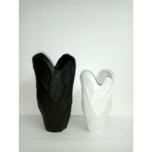 Vase en métal noir mat et blanc en forme de cœur, style anatomique, en fer, pot de fleurs créatif multi-ouvertures pour mariage minimaliste - Product Image 6