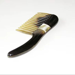 Peigne en corne de buffle/vache polie de qualité supérieure, fait main, taille personnalisée, poils naturels, avec motif ange Feng Shui - Product Image 6