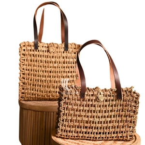 Sac à main bleu jonc de mer design chaud, sac fourre-tout tissé écologique avec poignées en cuir, sac de plage d'été du Vietnam - Product Image 3