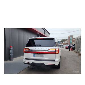 Lincoln Navigator 3.5L con Caja de Cambios Automática, Asientos de Cuero, Cámara Trasera - Modelo de Diciembre de 2021, 96,011 km - Product Image 4