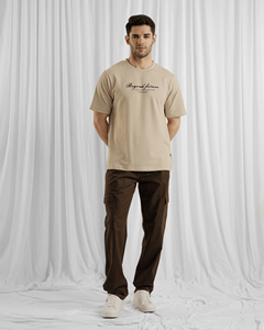 เสื้อยืดผู้ชายทรงโอเวอร์ไซส์ ผ้าฝ้ายถัก 100% พร้อมโลโก้ด้านหน้า - Product Image 2