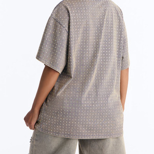 เสื้อยืดคอกลมแขนสั้นลายจุดขนาดใหญ่พิเศษสำหรับผู้หญิงไซส์พลัส พร้อมกระเป๋า ผ้าเจอร์ซีย์คอตตอน 100% - Product Image 2