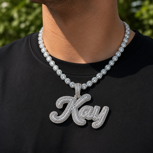 Collier Pendentif Lettre Personnalisé Sertie de Moissanite et Diamants Baguette, Breloque Prénom Unisexe - Product Image 6