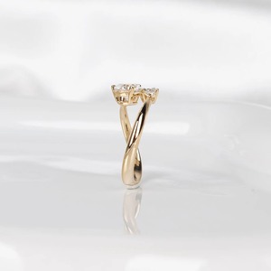 แหวนเพชรทรงกลม 0.80 กะรัต เพาะเลี้ยงในห้องปฏิบัติการ ทองคำ 14K สีเหลือง ดีไซน์โค้งแบบบายพาส แหวนแต่งงาน แหวนหมั้น ของขวัญเครื่องประดับสุดพิเศษ - Product Image 3