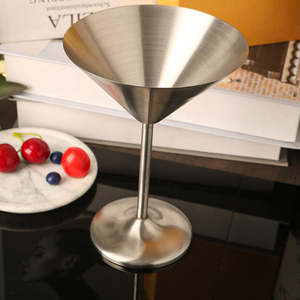 Copas y Cuencos Clásicos de Acero Inoxidable Plateado al por Mayor de Fábrica para Fiestas, Viajes, Hoteles o Fiestas de Martini - Product Image 3