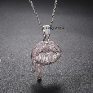 Pendentif Lèvres en Argent 925 Plaqué Rhodium et Or avec Moissanite, Breloque Unisexe Hiphop, Bijou Rond Taille Brillant pour Fête - Product Image 2