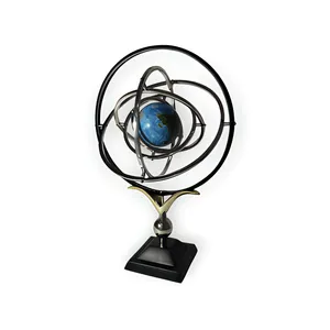 Sphère armillaire en aluminium antique faite à la main, décoration de table, or noir, nautique, maritime, astrolabe, globe, art déco, décoration vintage - Product Image 1