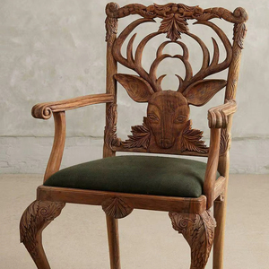 Sillón de Madera Tallado a Mano con Cabeza de Ciervo - Product Image 1