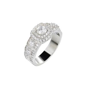 Anillo Cuadrado de Lujo con Acabado en Color Plata y Piedra Central Redonda, Joyería Nupcial para Minoristas B2B y Marcas de Moda - Product Image 1