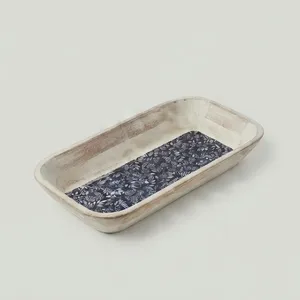 Plateau de service rectangulaire en bois de manguier avec motif floral émaillé foncé, design vintage, vaisselle et assiettes - Product Image 4