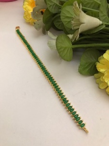 Pulsera Elegante de Perlas Auténticas de Latón de Primera Calidad con Baño de Oro, Diseño Moderno para Fiestas, Bodas y Eventos, para Mujer - Product Image 6