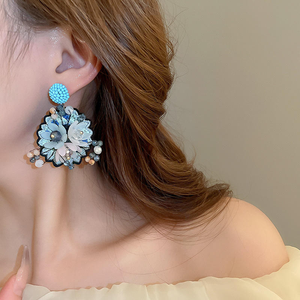 Boucles d'oreilles brodées de perles de riz, style européen et américain, tendance, rétro, exagérées, haut de gamme, nouveauté - Product Image 3