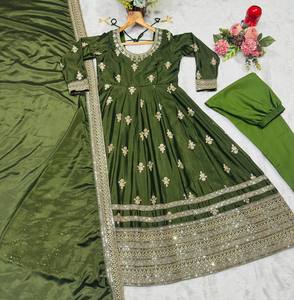 Traje Anarkali de Seda Chinon Bordado Premium, Listo para Usar, con Dupatta, Ropa Islámica al por Mayor, Ropa de Fiesta para Mujer - Product Image 4
