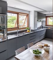 Puertas y Ventanas Corredizas Verticales de Doble Cristal con Marco de Aleación de Aluminio, Estilo 2026, para Exteriores de Hotel, Resistentes al Calor y al Sonido