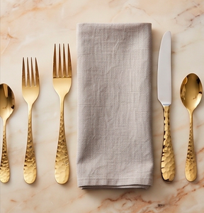 Ensemble de couverts en acier inoxydable martelé au design classique avec finition dorée pour les mariages et les dîners dans les restaurants ou à la maison - Product Image 5