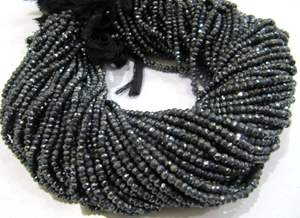 Perles facettées rondes en argent plaqué noir naturel Mystic AB de 4 mm - Product Image 3