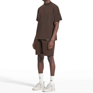 Ensemble T-shirt et short décontracté pour homme, col rond, manches courtes, texture matelassée 3D, respirant, coupe ample, idéal pour l'été et les trajets quotidiens, personnalisable avec logo OEM - Product Image 6