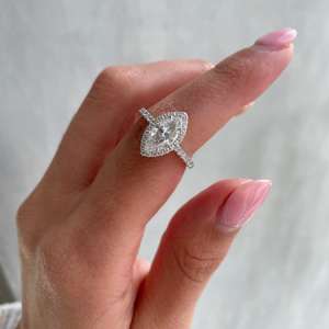 Anillo de compromiso clásico con halo de diamantes de corte marquesa de moissanita para mujer, plata fina 925, estilo vintage, regalo de propuesta para amantes - Product Image 6