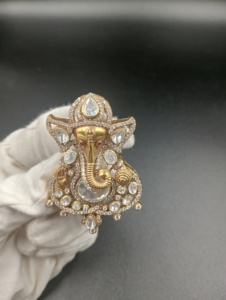 Bijoux Amaira : Collier unisexe en argent 925 plaqué or 24 carats avec strass en cristal, motif paon doré, taille poire, design religieux, serti clos, cadeau de mariage - Product Image 1