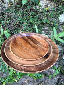 Ensemble de plateaux ronds en bois simples pour le déjeuner, le dîner, la restauration, l'hôtellerie, la table et l'utilisation quotidienne par UO India - Product Image 4