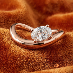 Anillo Ovalado de Oro Rosa con Diseño de Ola de Atardecer – Anillo Contemporáneo de Oro Rosa con Diseño Fluido Romántico – Corte Ovalado Solitario - Product Image 1